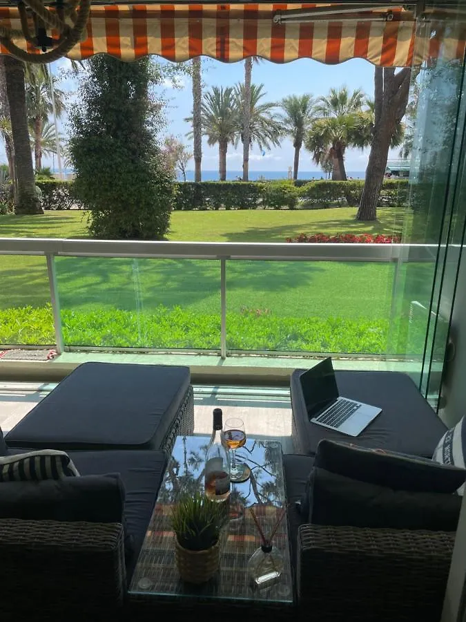Appartement 4-Star Beachfront Appartment- Sea View Cannes